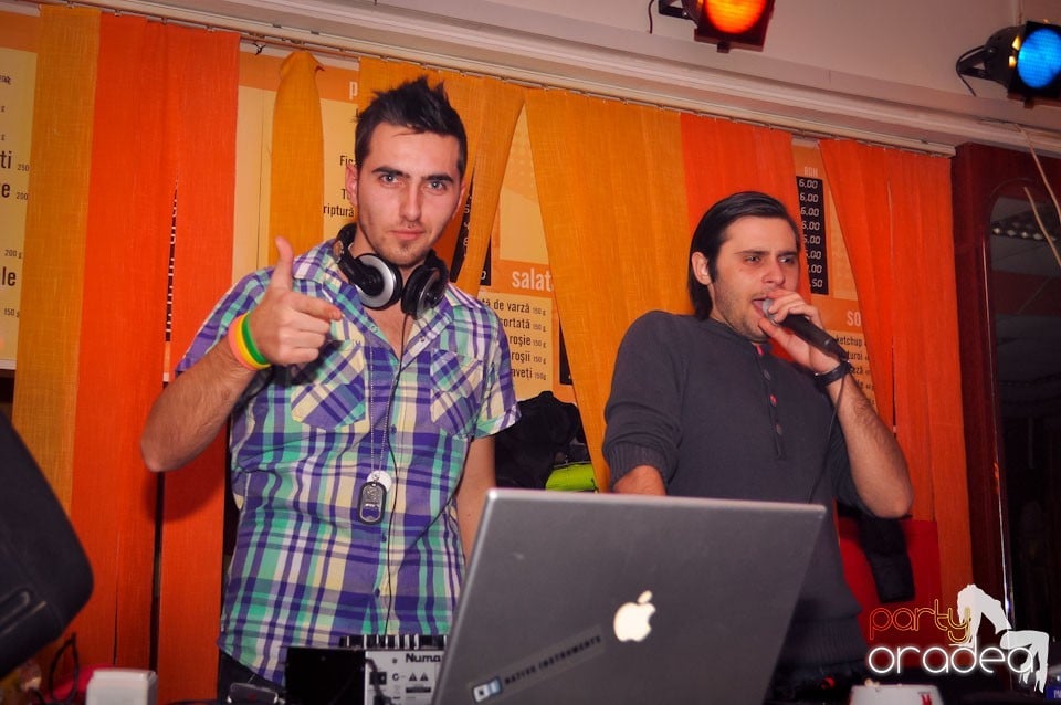 Party în Student's Place, Student's Place