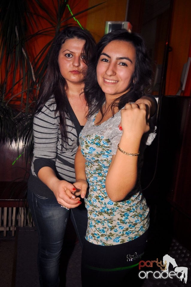 Party în Student's Place, Student's Place