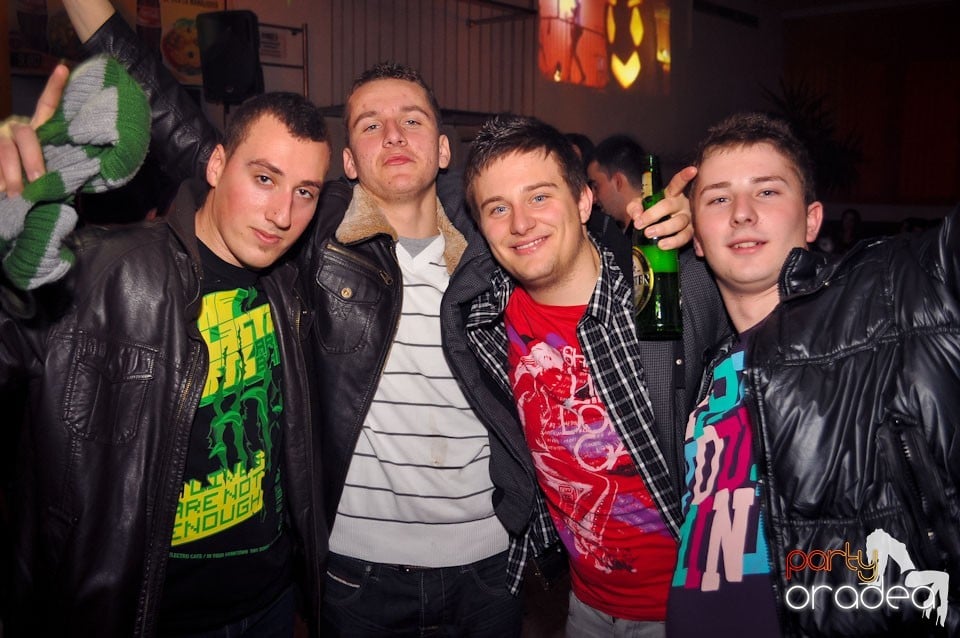 Party în Student's Place, Student's Place
