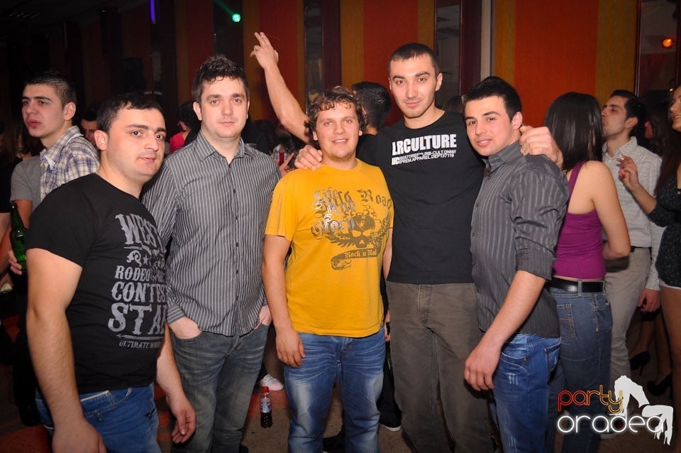 Party în Student's Place, Student's Place