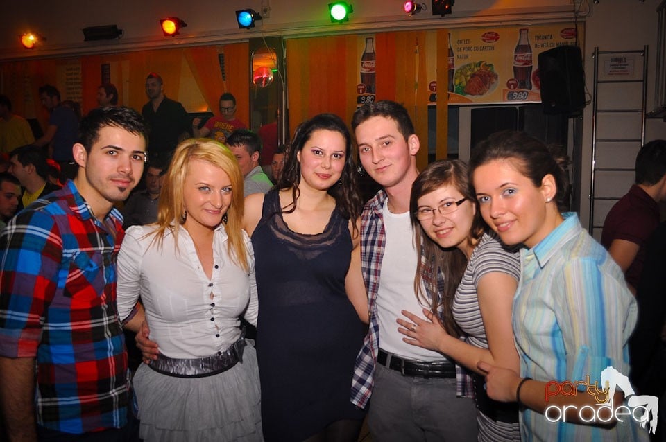 Party în Student's Place, Student's Place