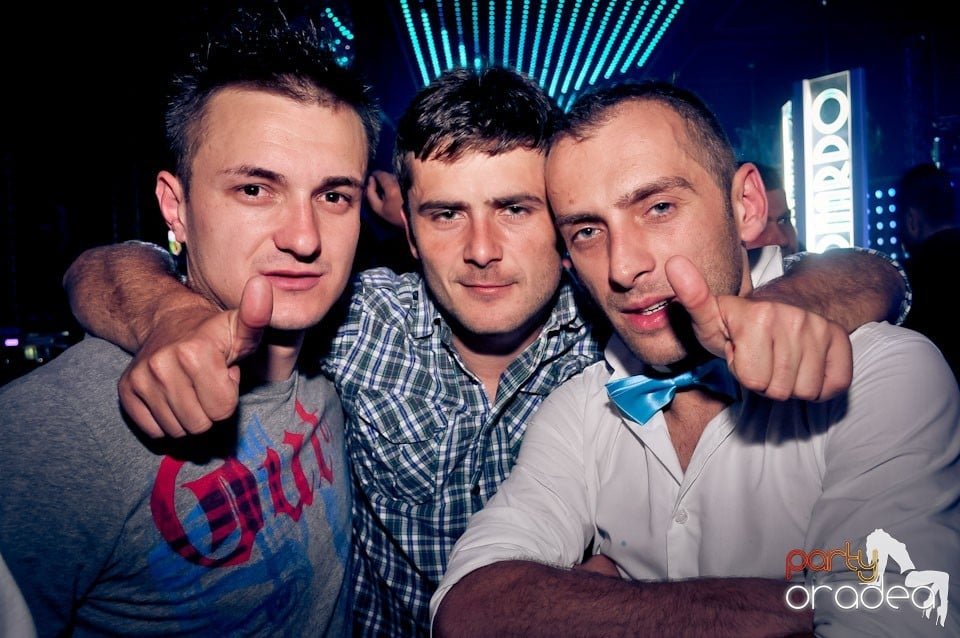 Party în The One,