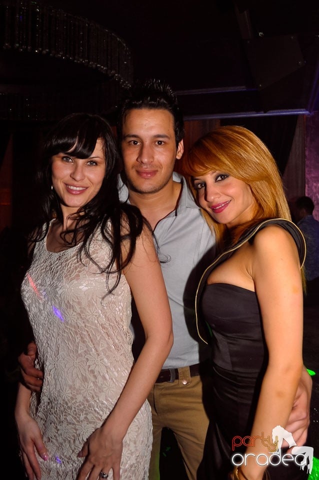 Party în The One,