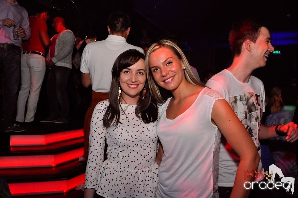 Party în The One,