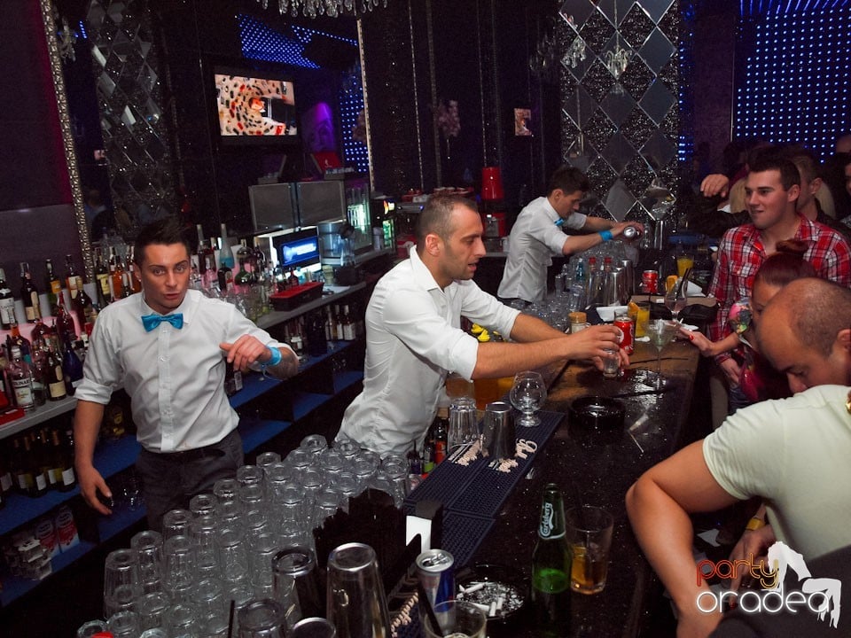 Party în The One,