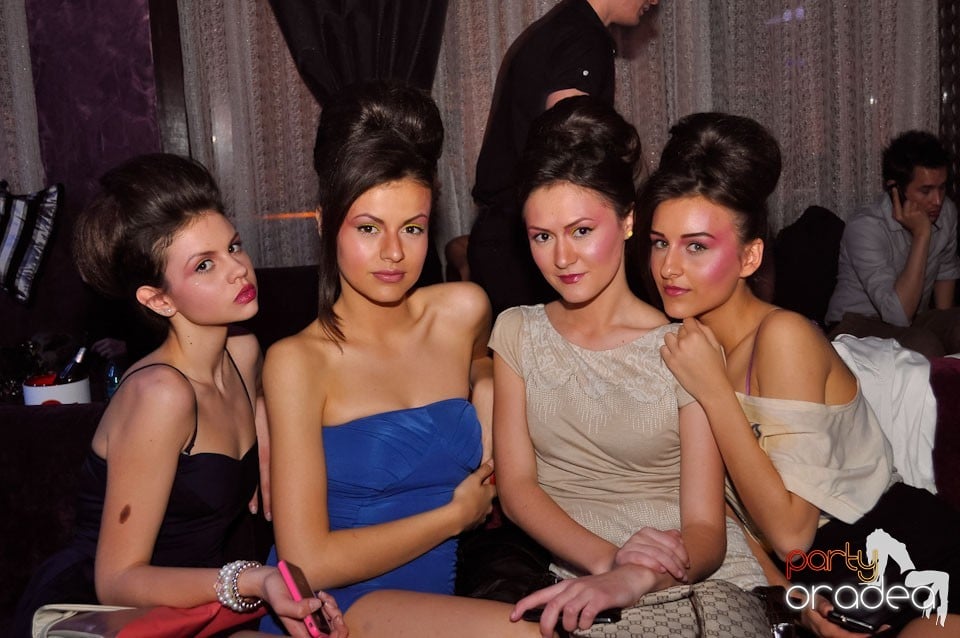 Party în The One,