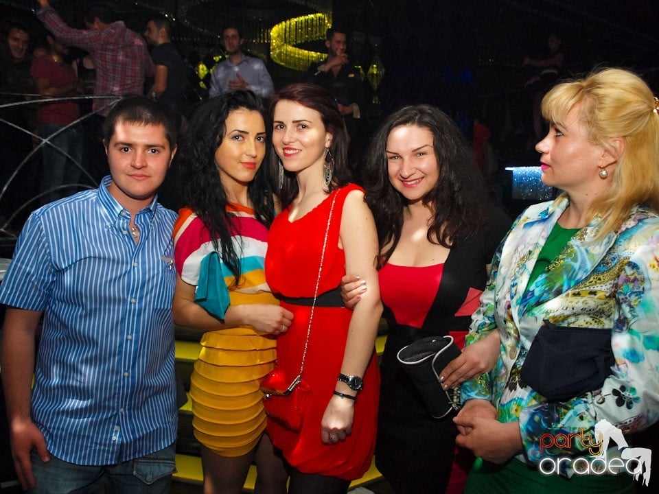 Party în The One,