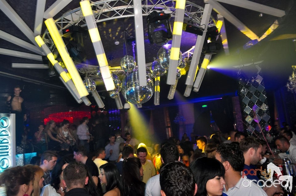 Party în The One,