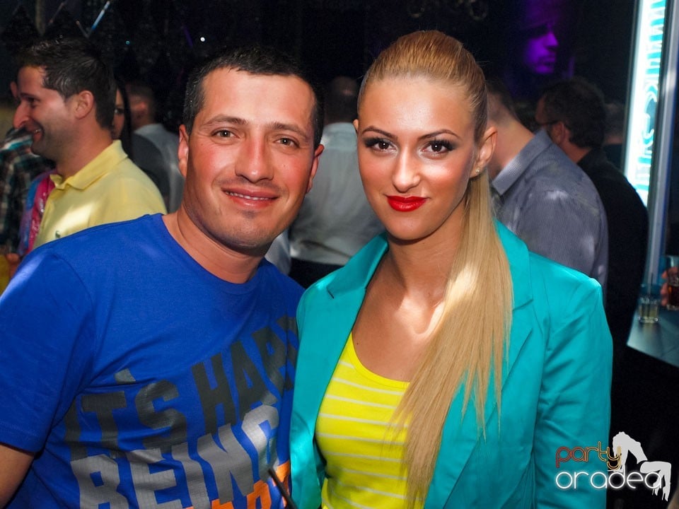 Party în The One,