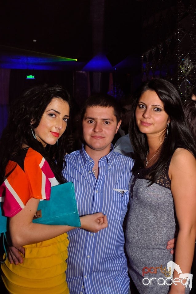 Party în The One,