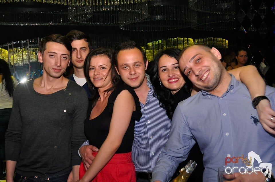 Party în The One,