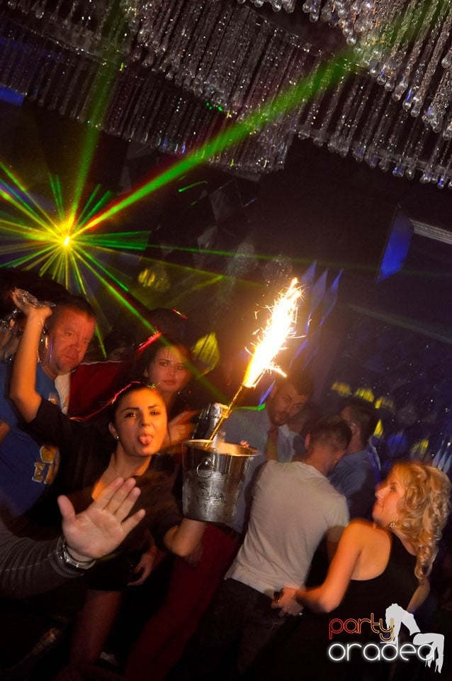 Party în The One,