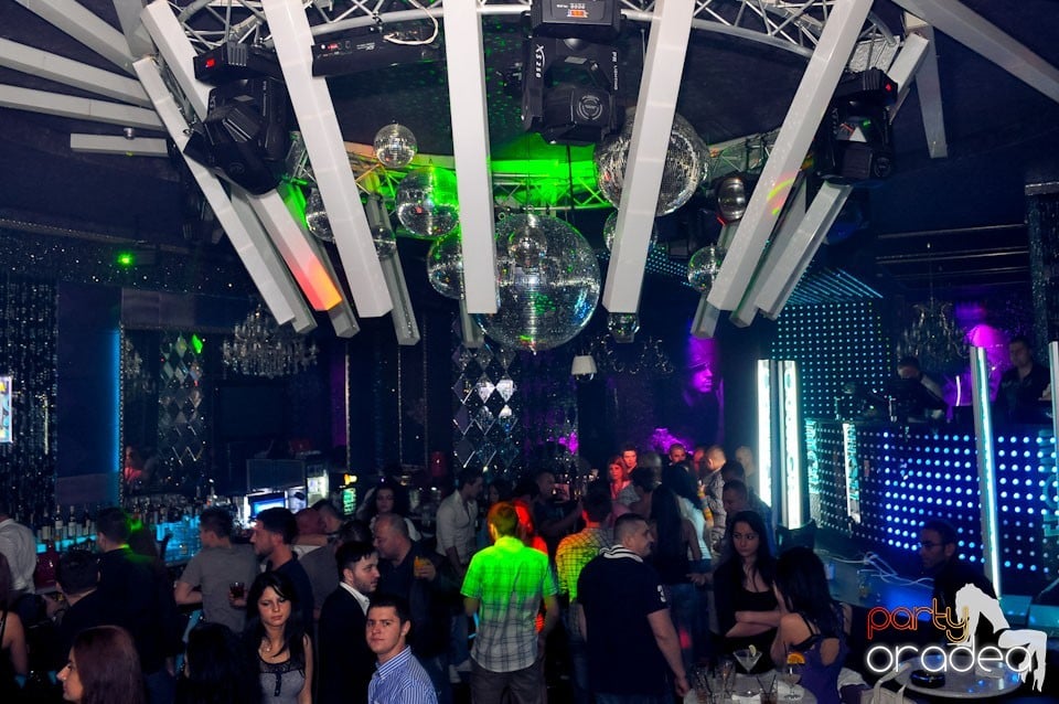 Party în The One,