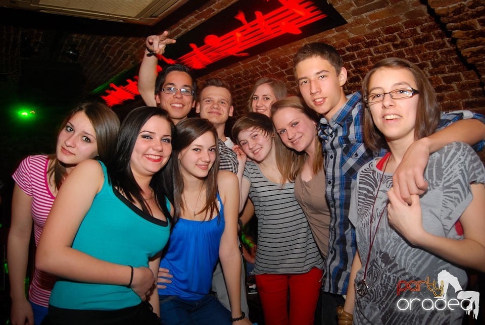 Party incendiar în Escape, 