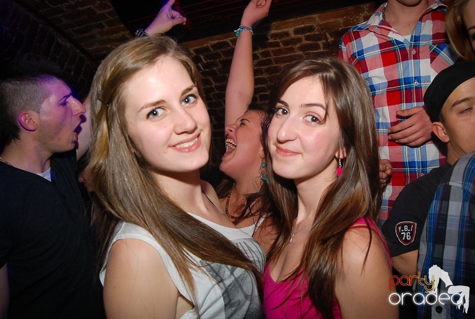 Party incendiar în Escape, 