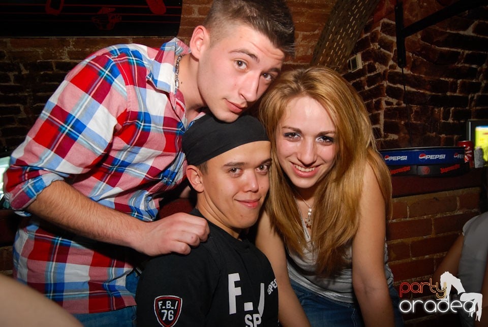 Party incendiar în Escape, 