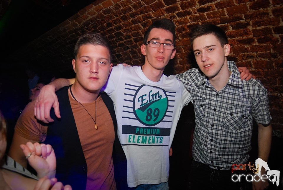 Party incendiar în Escape, 