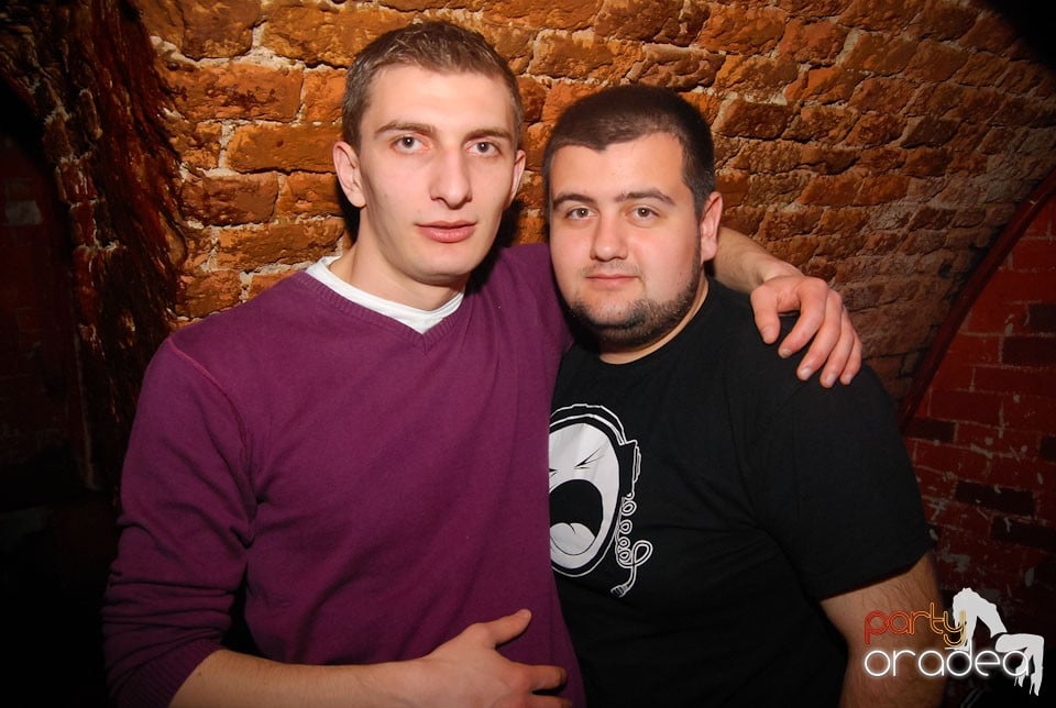 Party incendiar în Escape, 