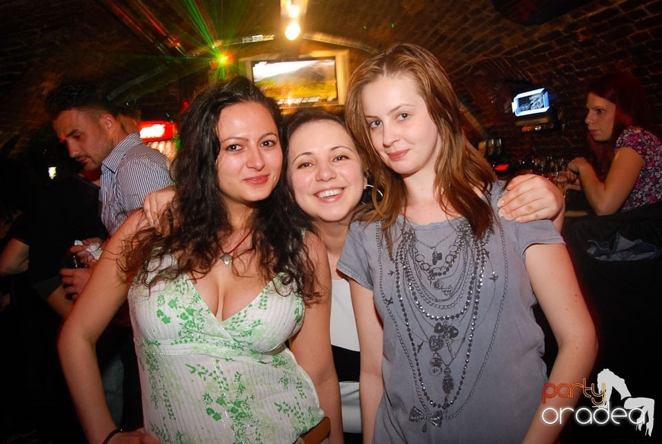 Party incendiar în Escape, 