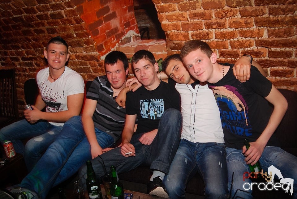 Party incendiar în Escape, 