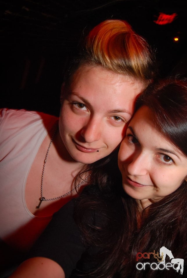 Party incendiar în Escape, 