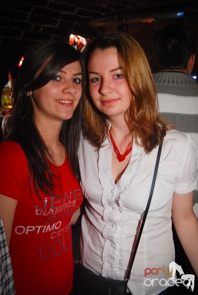 Party incendiar în Escape, 