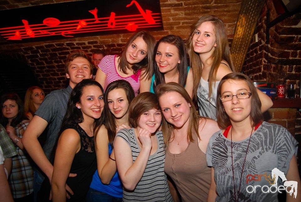 Party incendiar în Escape, 