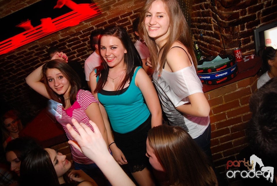 Party incendiar în Escape, 