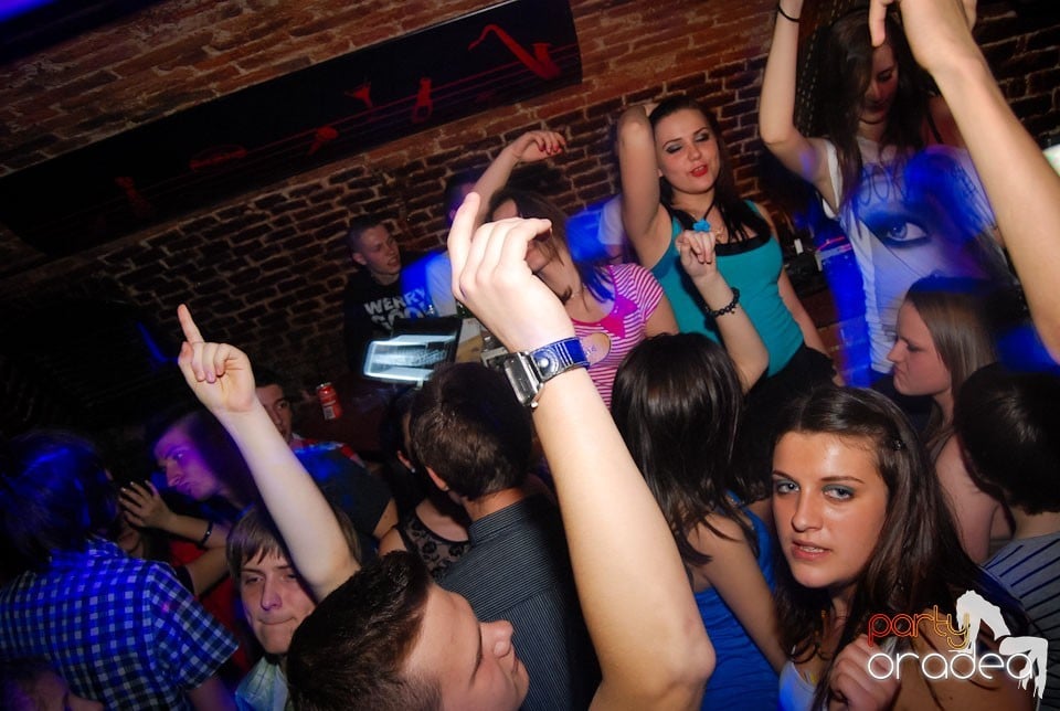 Party incendiar în Escape, 