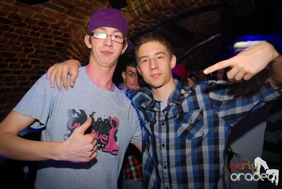 Party incendiar în Escape, 