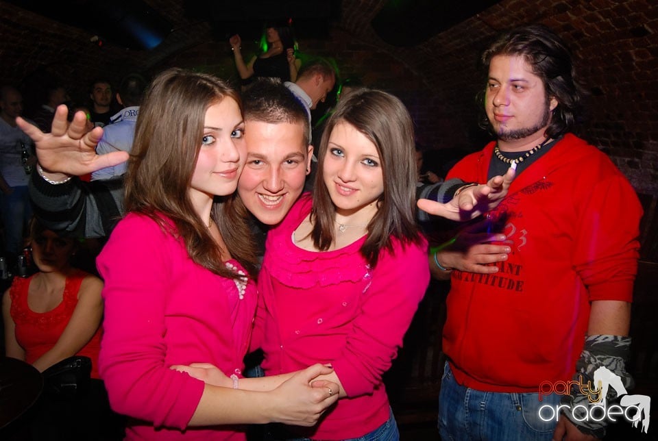 Party incendiar în Escape, 