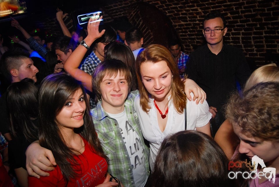 Party incendiar în Escape, 