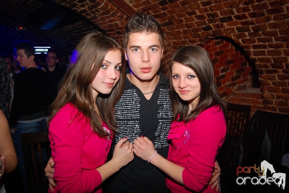 Party incendiar în Escape, 