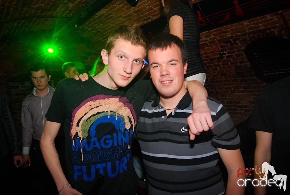 Party incendiar în Escape, 