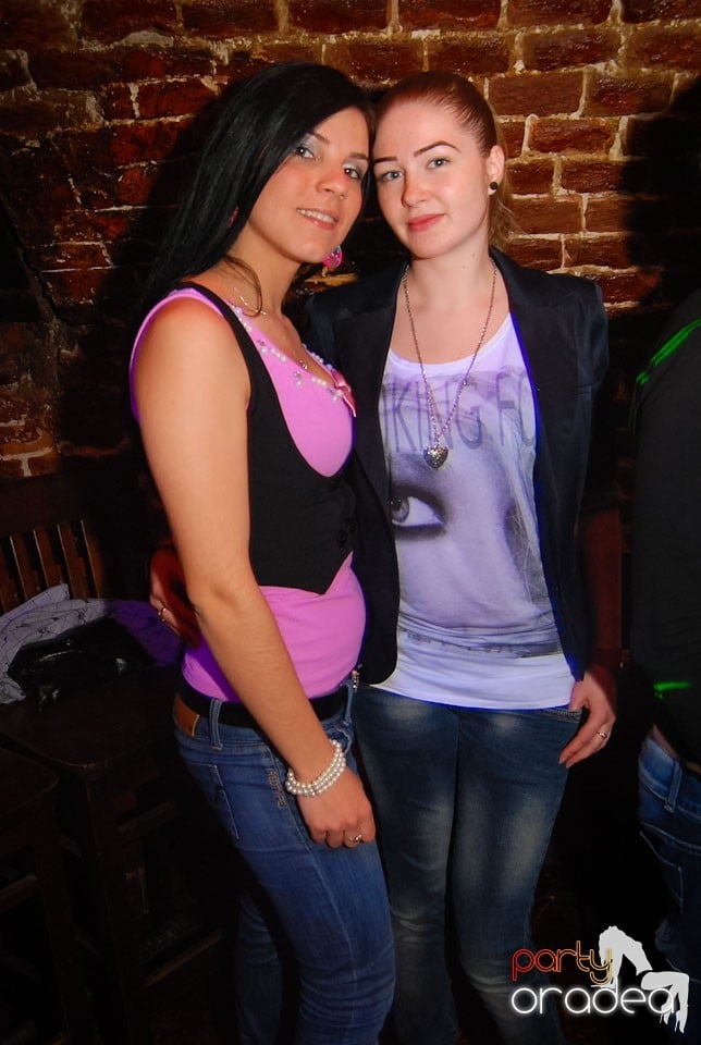 Party incendiar în Escape, 