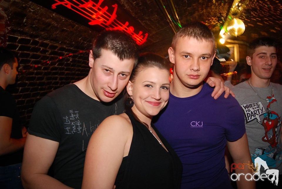 Party incendiar în Escape, 