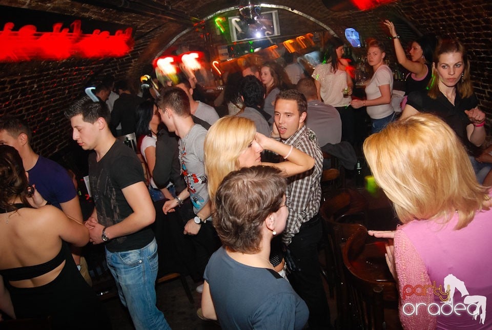 Party incendiar în Escape, 