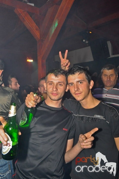 Party la maxim în Disco Faház,