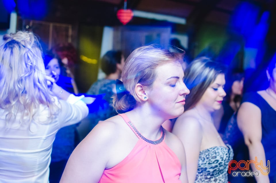 Valentine's Retro Party, Queen's Music Pub