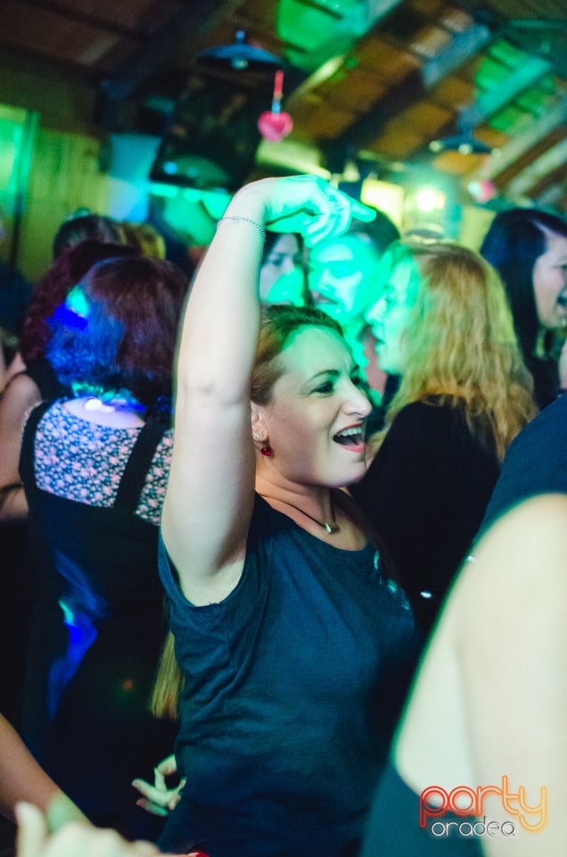 Valentine's Retro Party, Queen's Music Pub