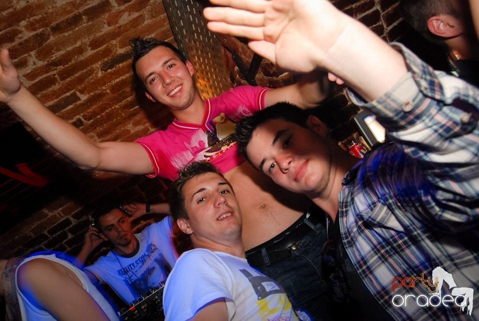 Party Time @ Club Escape, 