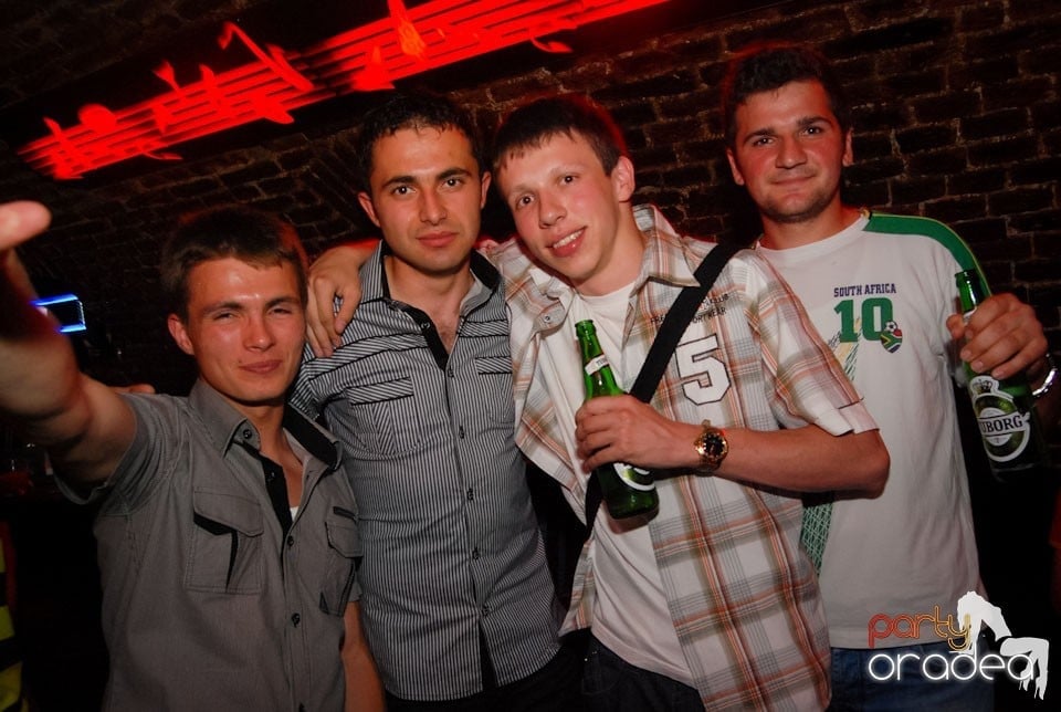 Party Time @ Club Escape, 