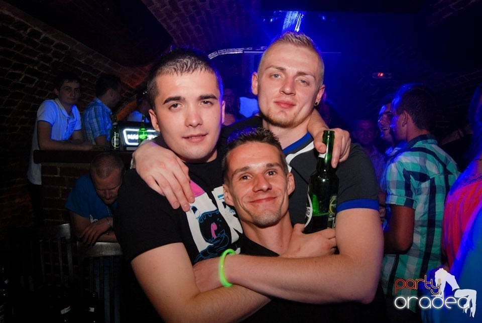 Party Time @ Club Escape, 