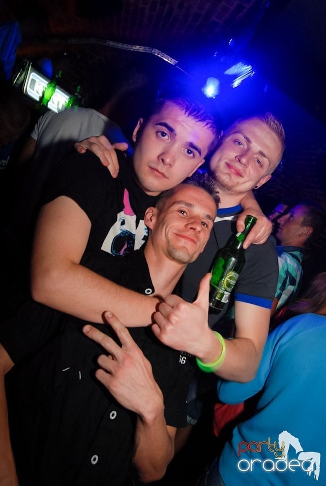 Party Time @ Club Escape, 