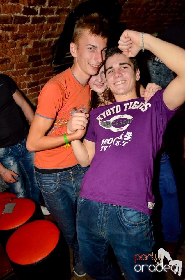 Party Time @ Club Escape, 