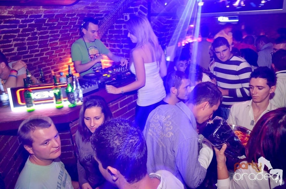 Party Time @ Club Escape, 