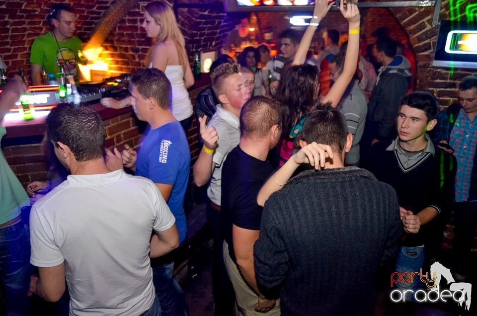 Party Time @ Club Escape, 