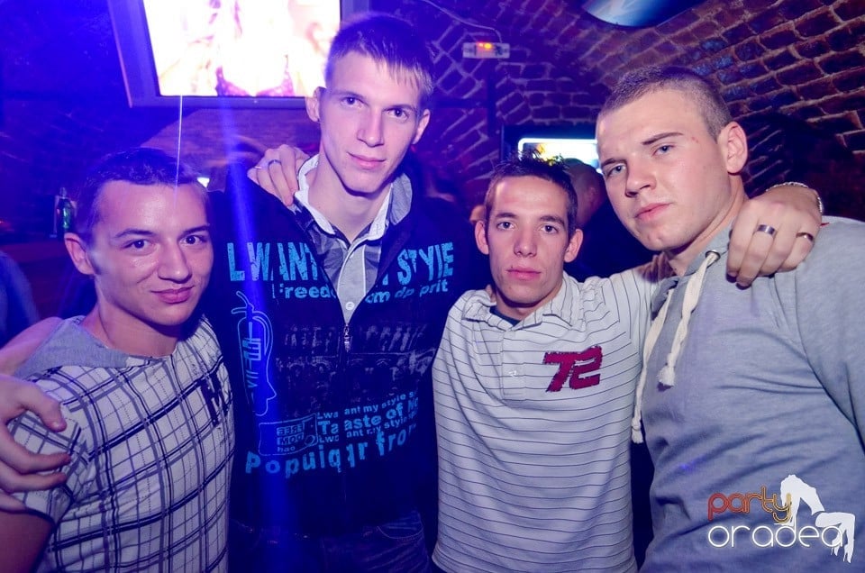 Party Time @ Club Escape, 