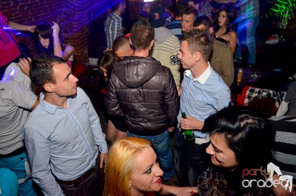 Party Time @ Club Escape, 