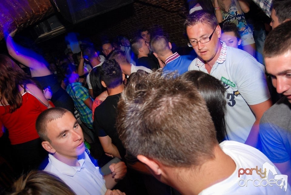 Party Time @ Club Escape, 